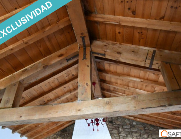 Se vende casa de piedra en uno de los pueblos más bonitos de la Sierra de Gata.