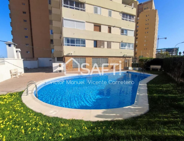 Apartamento de 4 dormitorios en primera línea