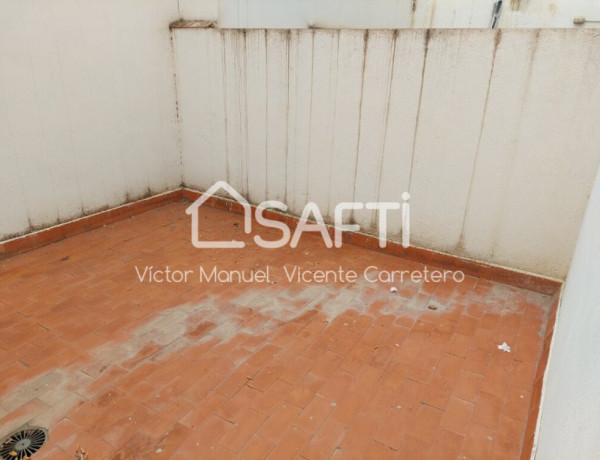 Local comercial con terraza trasera 