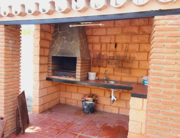 Chalet totalmente independiente con piscina y barbacoa en Alhaurín de la Torre