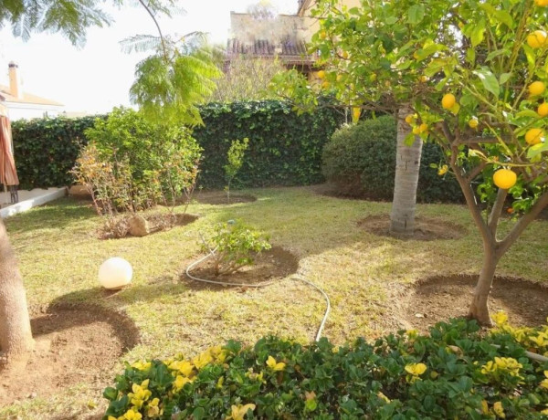 Chalet totalmente independiente con piscina y barbacoa en Alhaurín de la Torre