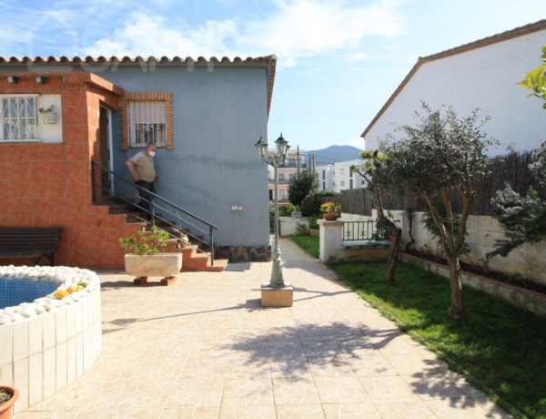 Casa de 2 habitaciones, jardin, garaje en Mas Oliva, Roses