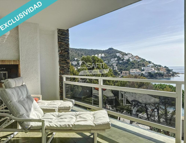 Apartamento de lujo de dos dormitorios con vistas al mar y plaza de aparcamiento