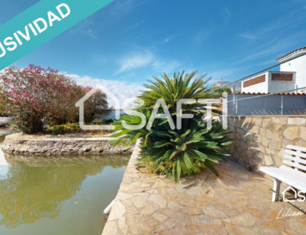 ¡EXCLUSIVO! Sublime casa situada en el ancho canal de Empuriabrava