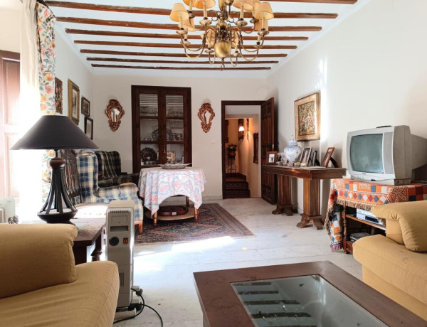 MAJESTUOSA CASA EN VENTA EN CENTRO DE MANCHA REAL