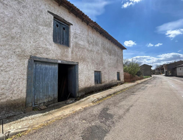 NUEVA OPORTUNIDAD. CASA DE PUEBLO PARA REFORMAR CON PATIO Y HUERTA