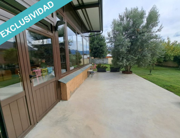 Chalet con jardín en campo- Ponferrada