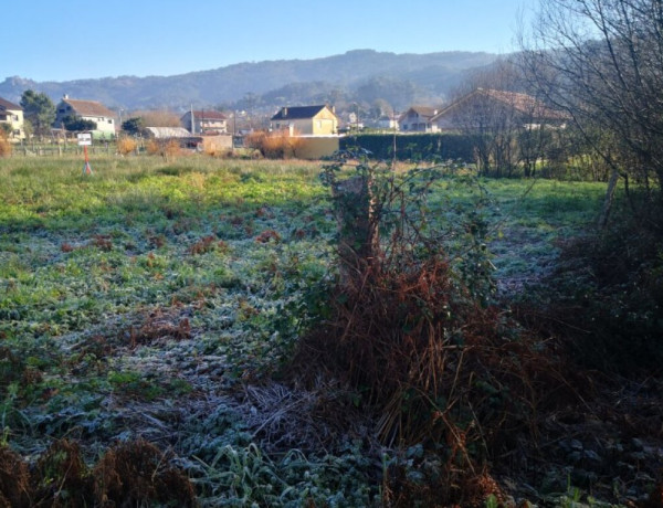 Finca urbana en venta en As Cavadas