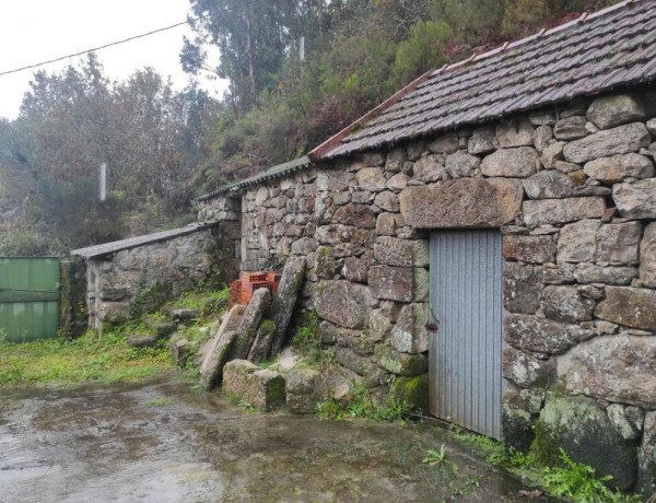 SE VENDE CASA ENTRE MONDARIZ Y  O COVELO (PONTEVEDRA)