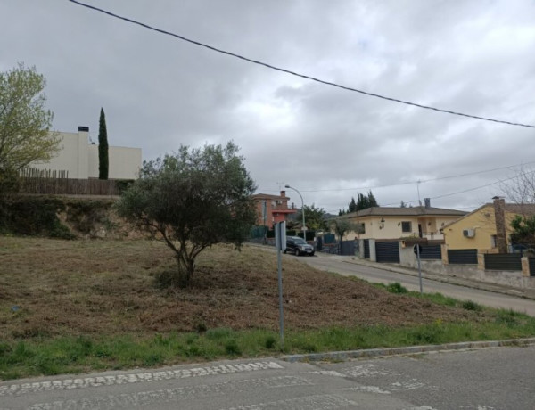 Terreno llano esquinero a 30min de Barcelona.