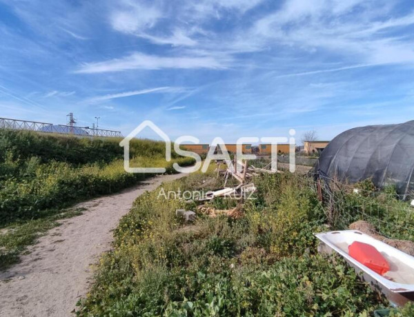 Granja con terreno de unos 20.000 m² y posibilidad de concesión de 200 ha de pastos. Zona Donadio. SIN COMISIÓN DE COMPRA..