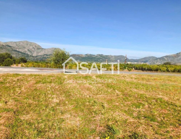 ¿Buscando un terreno? Pues mira este bonito terreno que hoy te traigo ubicado en la zona del pueblo de Orba.