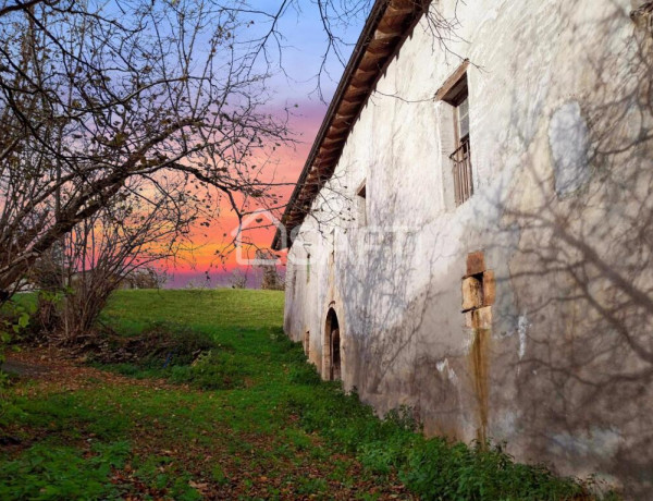 Finca Rústica con gran potencial en EZKURRA, NAVARRA,  España.