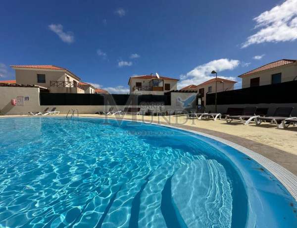 Casa adosada en Corralejo, Pueblo Canario: Tú nuevo hogar en el paraíso de Fuerteventura