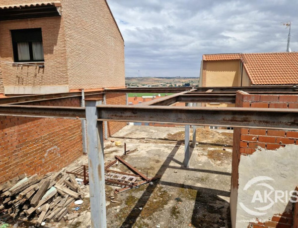 EDIFICIO EN CONSTRUCCIÓN