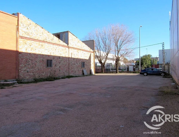 NAVE CON 3.000M² DE PARCELA