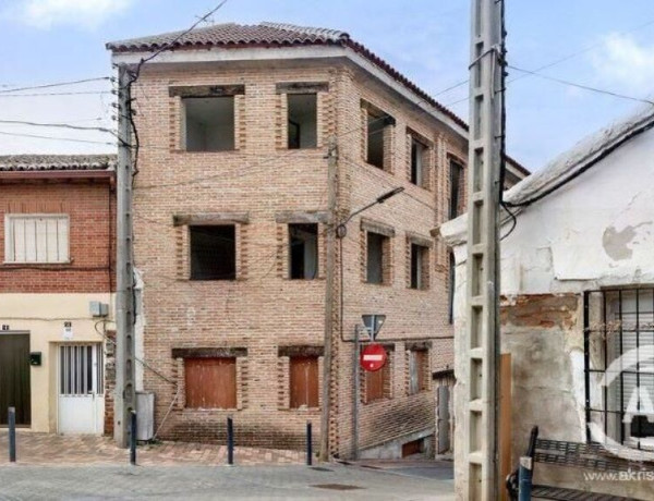 Edificio en construcción en Casarrubios (no completo)