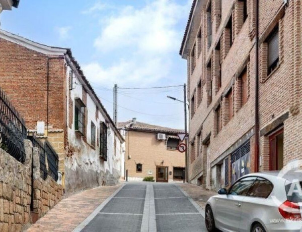 Edificio en construcción en Casarrubios (no completo)