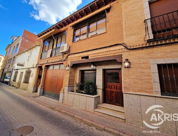 Casa / Chalet en venta en Mocejón de 372 m2