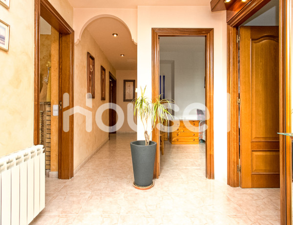 Casa en venta de 300 m² en Carrer Mercè Rodoreda, 08635 Sant Esteve Sesrovires (Barcelona)