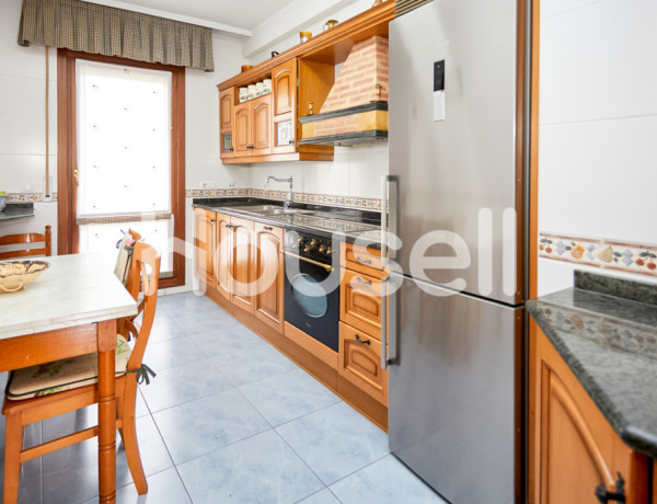 Piso en venta de 88m² Calle Madre Teresa de Calcuta , 01008 Vitoria-Gasteiz (Araba)