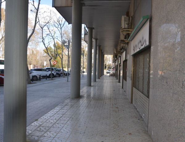 Local comercial en Venta en Cornella De Llobregat Barcelona ALMEDA