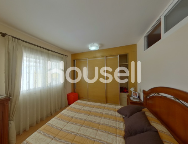 Espectacular chalet pareado de 340m², de superficie con una parcela de 60 m²en   Avenida Las Mimosas, 03509 Benidorm (Alacant)