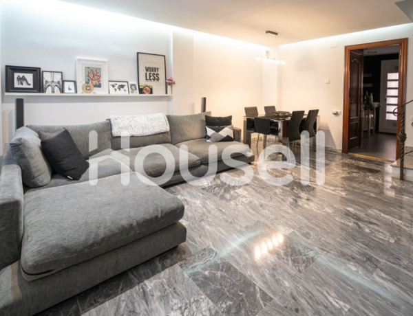 Casa en venta de 190 m² Avenida Ramón Berenguer, 08924 Santa Coloma de Gramenet (Barcelona)