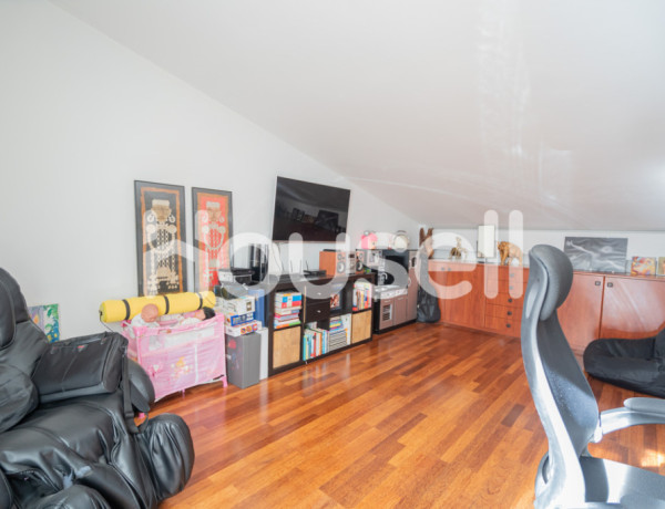 Casa en venta de 190 m² Avenida Ramón Berenguer, 08924 Santa Coloma de Gramenet (Barcelona)