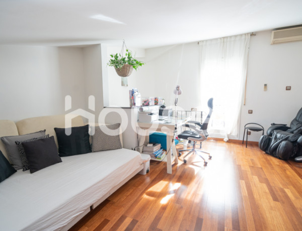 Casa en venta de 190 m² Avenida Ramón Berenguer, 08924 Santa Coloma de Gramenet (Barcelona)