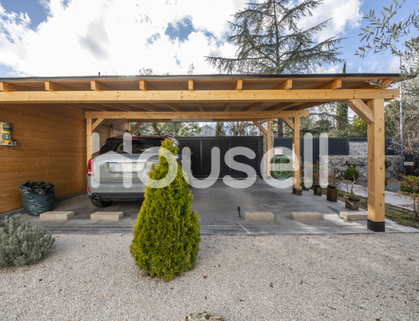 Chalet en venta de 196 m² Calle Pradera, 28210 Valdemorillo (Madrid)