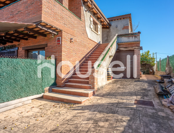 Chalet en venta de 261 m² Avenida La Selva, 17430 Santa Coloma de Farners (Girona)