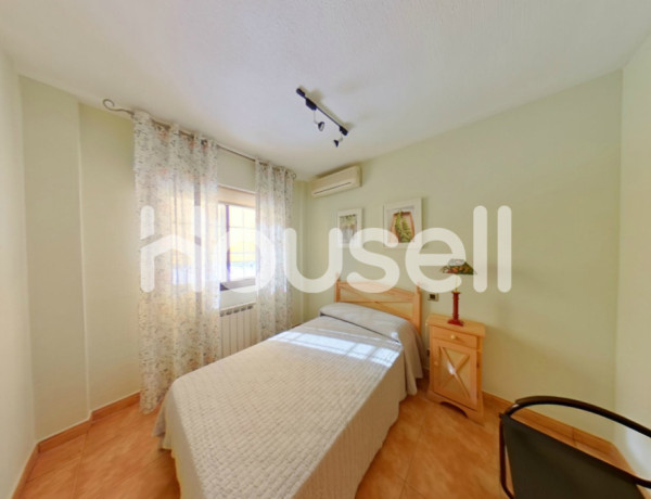 Chalet adosado en venta de 182 m² Calle Moscú, 28822 Coslada (Madrid)