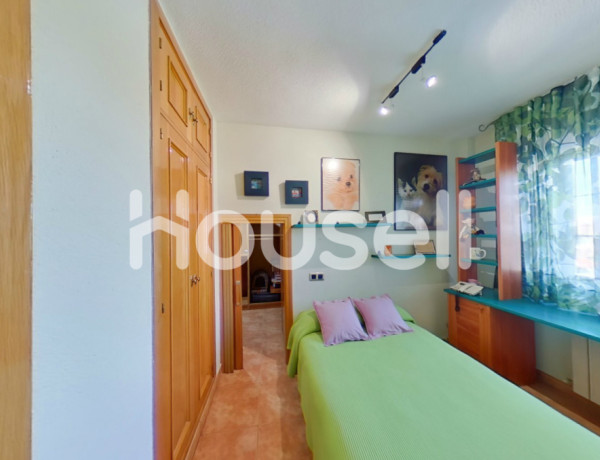 Chalet adosado en venta de 182 m² Calle Moscú, 28822 Coslada (Madrid)