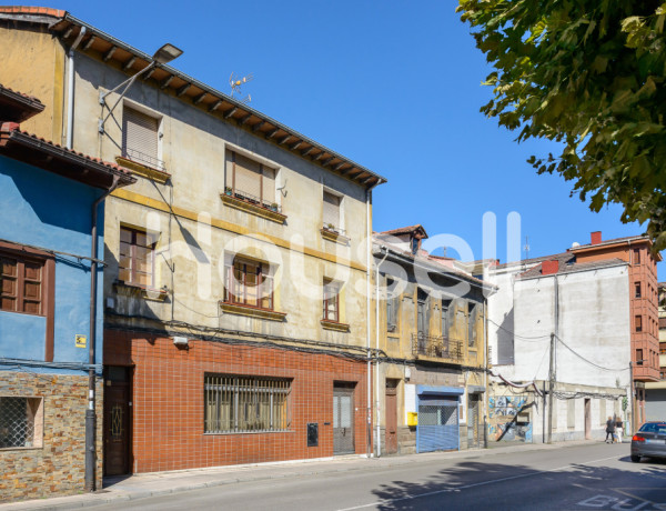 Espectacular casa  de 386 m² de superficie y 664 m²  de parcela en  Calle La Nozaleda, 33900 Langreo (Asturias)