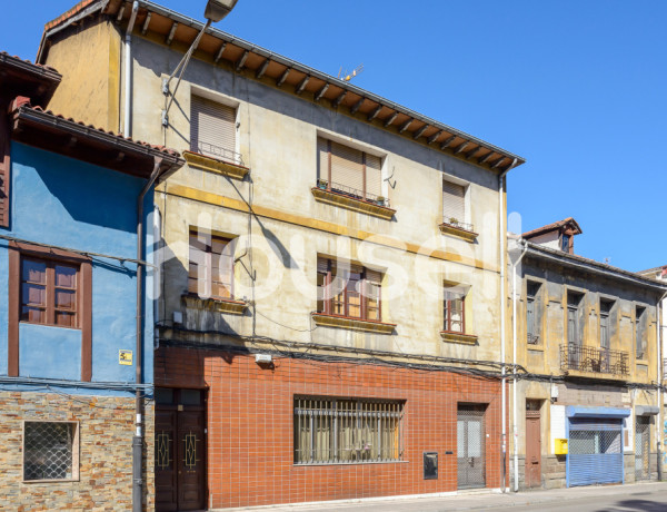 Espectacular casa  de 386 m² de superficie y 664 m²  de parcela en  Calle La Nozaleda, 33900 Langreo (Asturias)