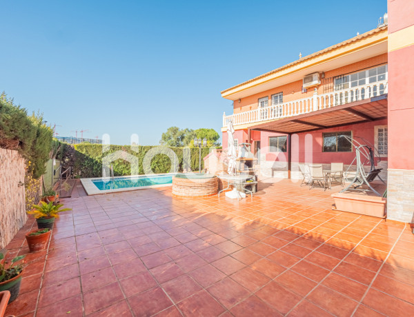 Chalet en venta de 335 m² Urbanización Echeguy, 41704 Dos Hermanas (Sevilla)