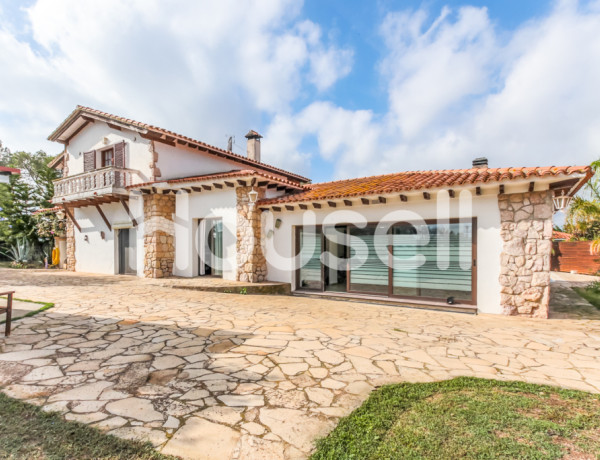 Chalet en venta de 452 m² Calle President Lluis Companys, 43711 Banyeres del Penedès (Tarragona)