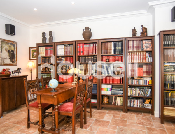 Chalet en venta de 654 m² Calle Santa Susanna, 08397 Pineda de Mar (Barcelona)