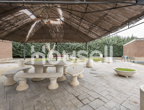 Chalet en venta de 303 m² Calle Villajoyosa, 28513 Nuevo Baztán (Madrid)