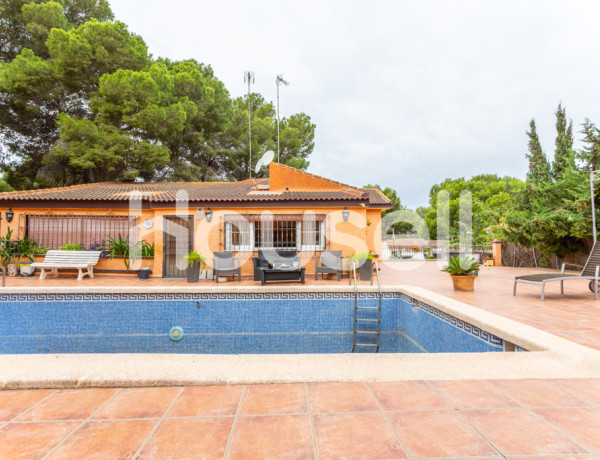 Chalet en venta de 278 m² Calle Tomás Martínez Domenech, 03186 Torrevieja (Alacant)