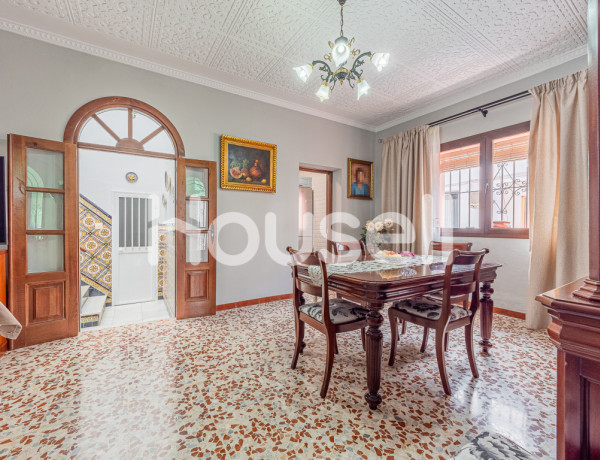 Casa en venta de 226 m² Calle Virgen de los Reyes, 41410 Carmona (Sevilla)