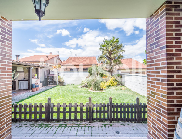 Casa en venta de 253 m² Calle Amusquillo de Esgueva, 47170 Renedo de Esgueva (Valladolid)