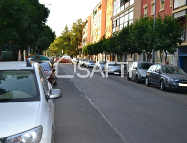 Tres dormitorios. Avenida Santa Marina