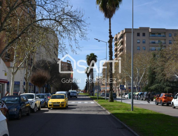 Valdepasillas, cuatro dormitorios, dos baños, plaza de garaje