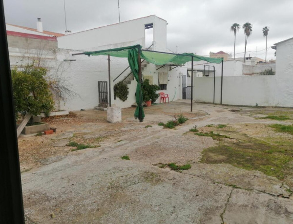 CASA EN PLANTA BAJA CON ACCESO A DOS CALLES