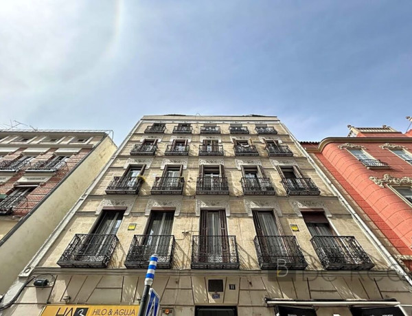 ¡OPORTUNIDAD DE INVERSIÓN! LOCAL CON VIVIENDA JUNTO A GLORIETA DE BILBAO (MADRID).