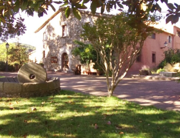 Preciosa Masía del siglo XVII rodeada de bosque en el corazón del Montnegre