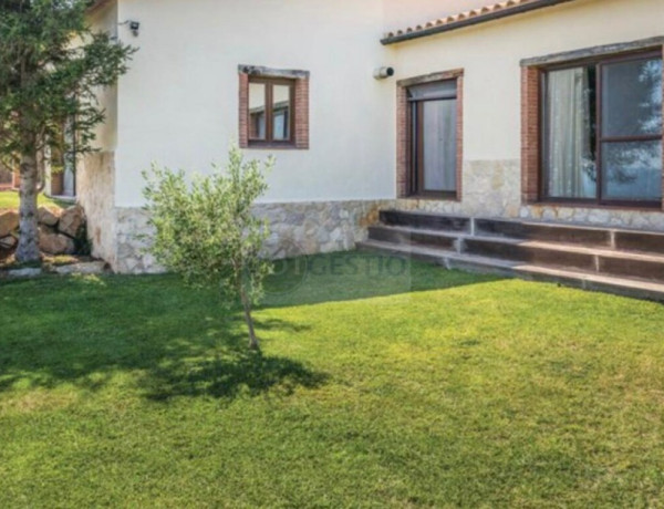 Casa-Chalet en Venta en Santa Cristina D Aro Girona Ref: VC-1861