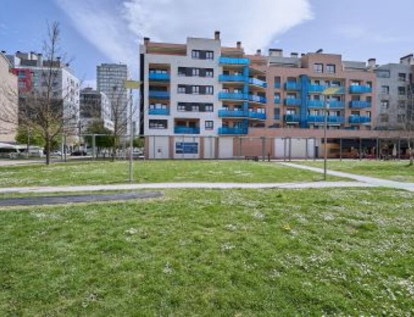 Local comercial en Venta en Vitoria SALBURUA Álava